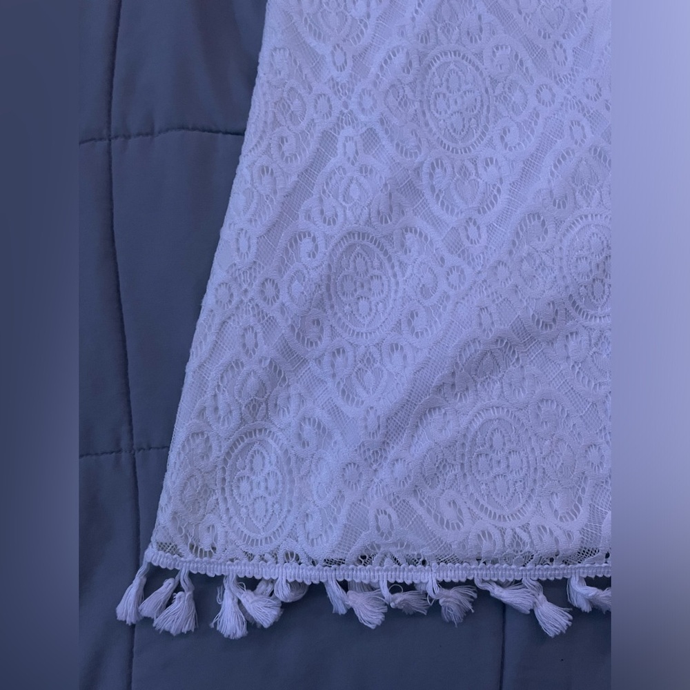 Speechless White Tassel Hem Halter Neck
Lace Dress Size M - Picture 5 of 9